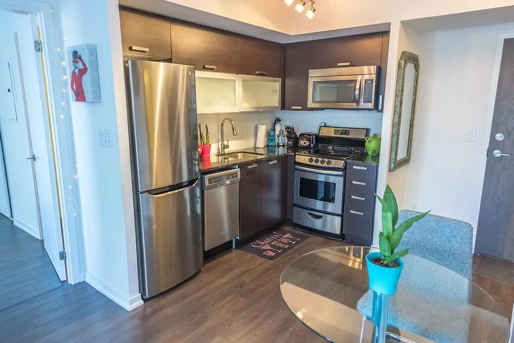شقة Queen West Suites تورونتو كندا