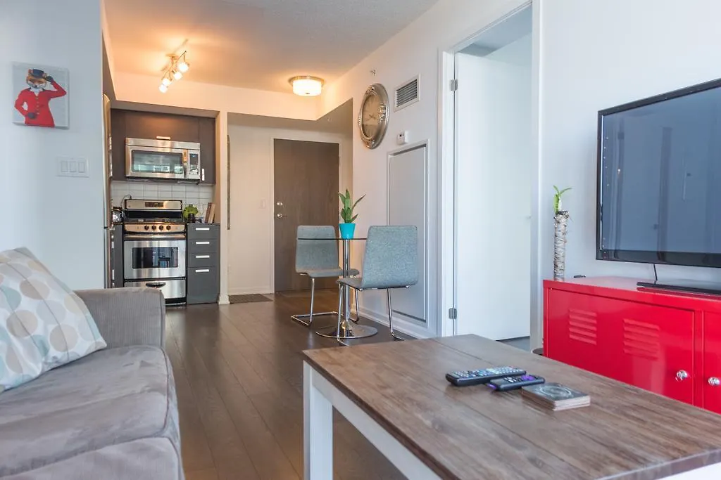 Queen West Suites تورونتو 0*,