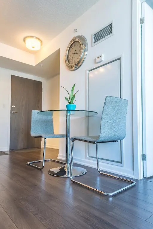 Queen West Suites تورونتو شقة