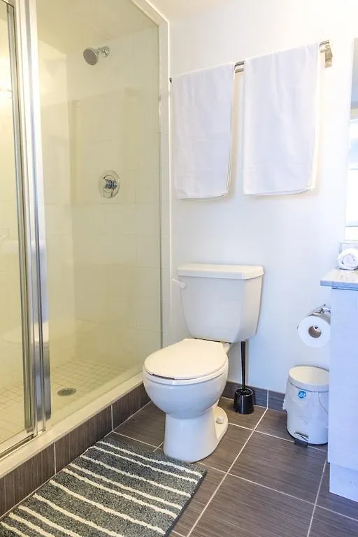 Queen West Suites تورونتو شقة