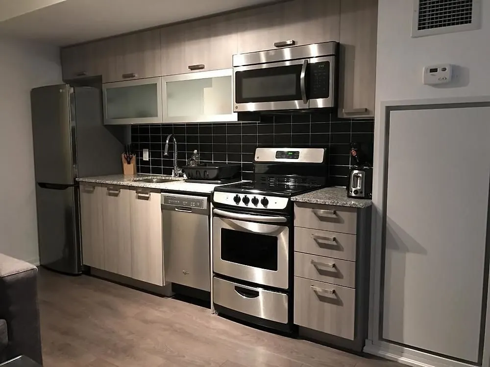 شقة Queen West Suites تورونتو